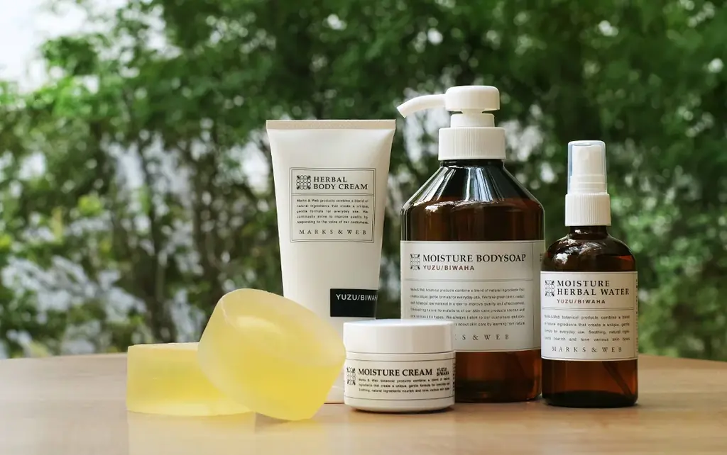 MARKS&WEB（マークスアンドウェブ）から季節限定「ユズ/ビワ葉」が登場　高保湿化粧水など全8アイテムを11月1日(土)発売 画像 1