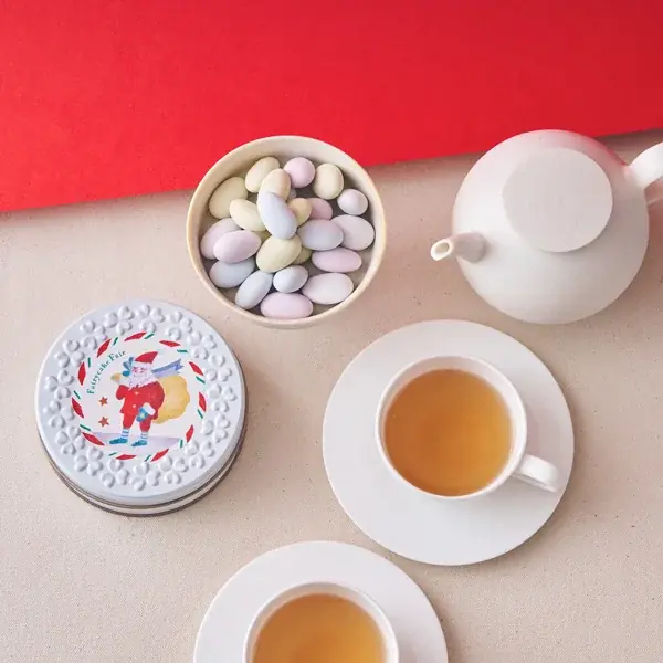 フェアリーケーキフェアのクリスマス2025、第一弾がスタート！寄付つきネコクッキー缶や、どうぶつショートケーキなど、クリスマス気分を彩る限定スイーツが勢ぞろい。 画像 4