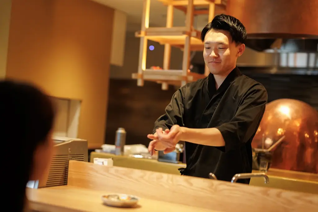 【11月も延長決定！】六本木で“1貫200円”の赤酢寿司体験！1.5万人が熱狂した「本格江戸前寿司15貫¥3,000コース」を限定開催┃鮨カゲロウプロジェクト 画像 2