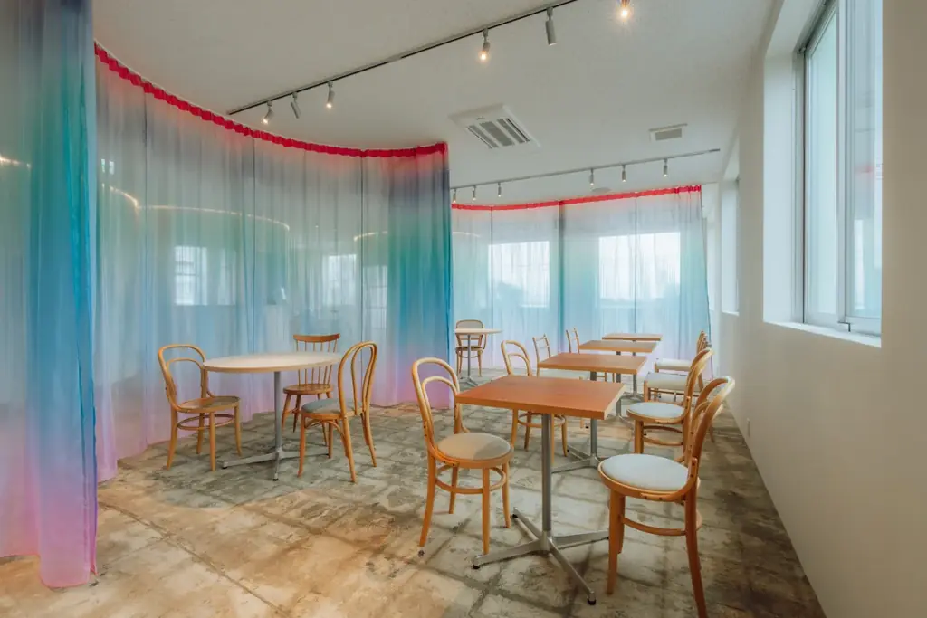 この夏オープン以来、地元客や観光客で賑わう「ネオ・中華ビストロ」 秋田・男鹿のサウナ付きホテル「かぜまちみなと」の「マッチャイナ」が発酵と秋田の食材で、まちの新たな食のシーンを創出 画像 3