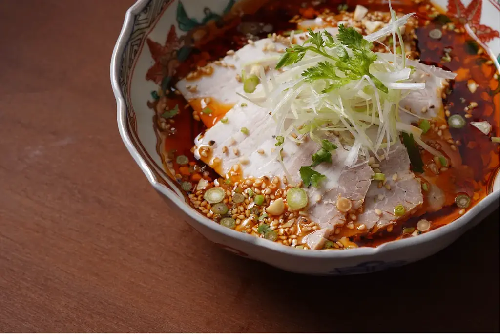 この夏オープン以来、地元客や観光客で賑わう「ネオ・中華ビストロ」 秋田・男鹿のサウナ付きホテル「かぜまちみなと」の「マッチャイナ」が発酵と秋田の食材で、まちの新たな食のシーンを創出 画像 6