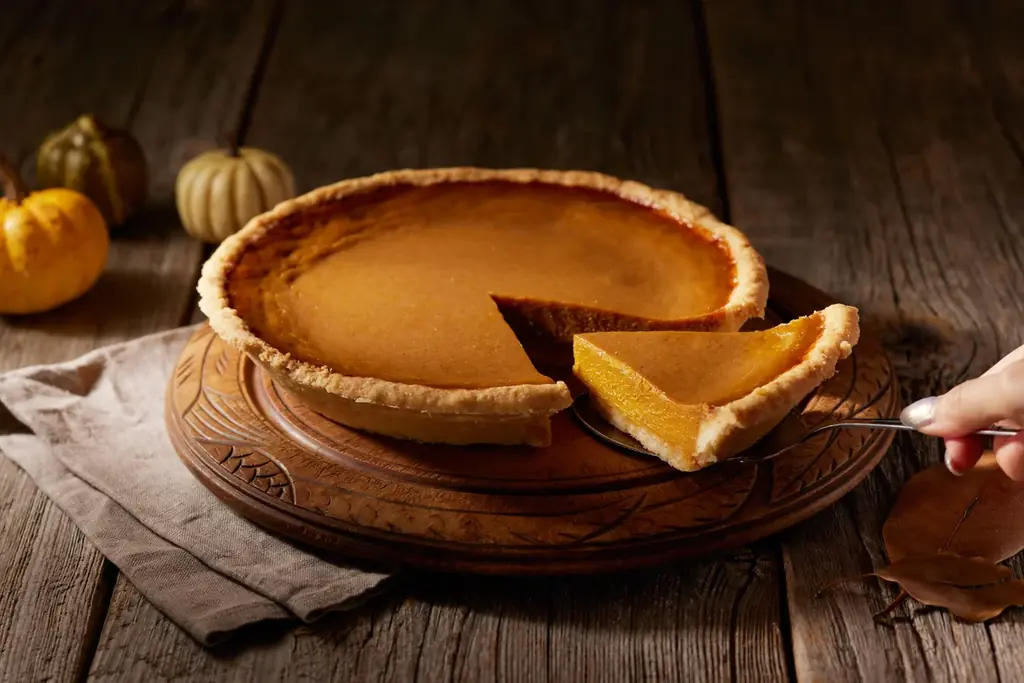 【ピーター・ルーガー・ステーキハウス 東京】伝統の味を秋の装いで──「パンプキンパイ」期間限定販売 画像 2