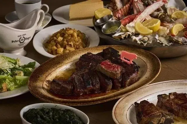 【ピーター・ルーガー・ステーキハウス 東京】伝統の味を秋の装いで──「パンプキンパイ」期間限定販売 画像 3