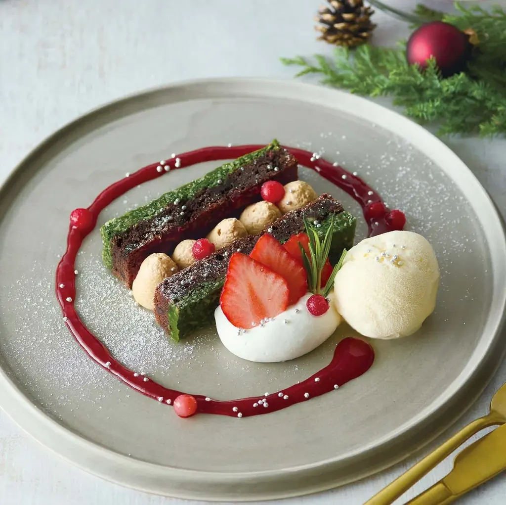 【Afternoon Tea】甘くジューシーなりんごスイーツ、華やかな香りのアップルティーを新発売！クリスマスリースを描いた限定パッケージのアドベントカレンダーや「りんごのシュトーレン」も登場 画像 10