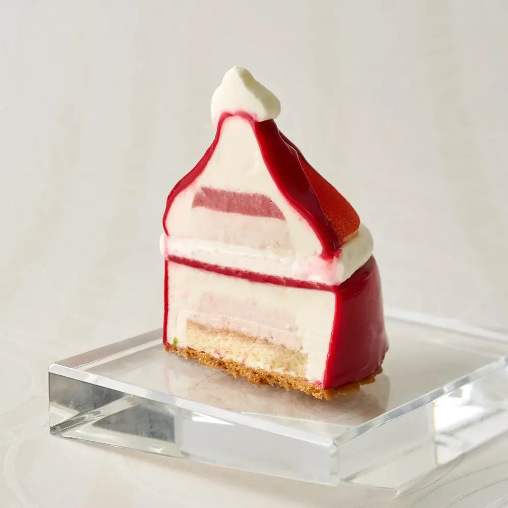 【ホテルグランヴィア大阪】ストーリー仕立てのクリスマスケーキと河内醸造ワイン漬けドライいちご使用のシュトーレンのご予約受付を開始 画像 6