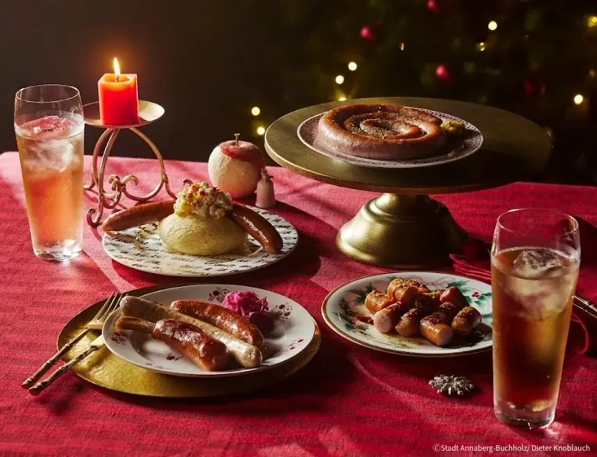 スマホで楽しむ“動くサンタ”との撮影体験 GugenkaがARクリスマスコンテンツを展開 画像 3