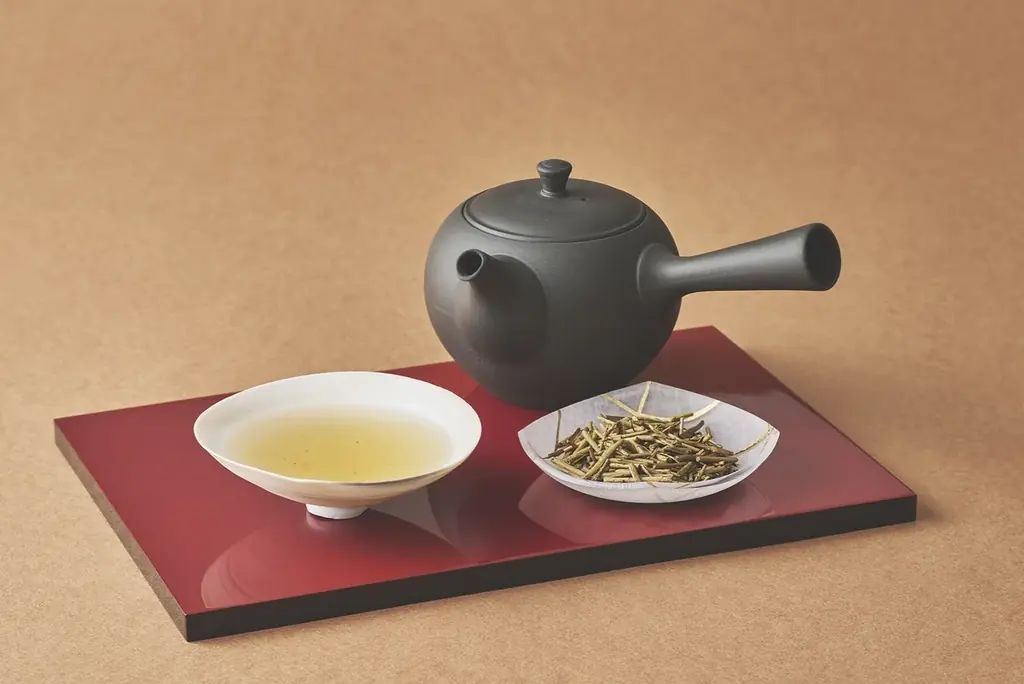 ひと口ごとに広がる香りの余韻を楽しむ香り豊かな「加賀棒ほうじ茶ラテ」を11月5日(水)から期間限定発売！～選べる3つの商品ラインナップで味わう秋のご褒美ラテ～ 画像 2