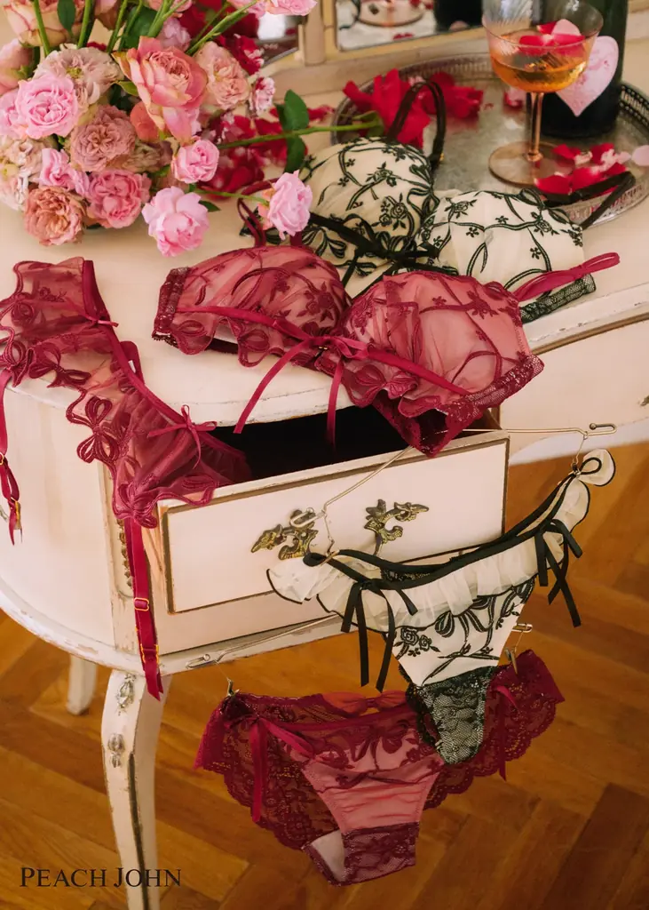 PEACH JOHN冬シーズンのビジュアルに森香澄が登場！心を奪うホリデーランジェリーコレクション 画像 12