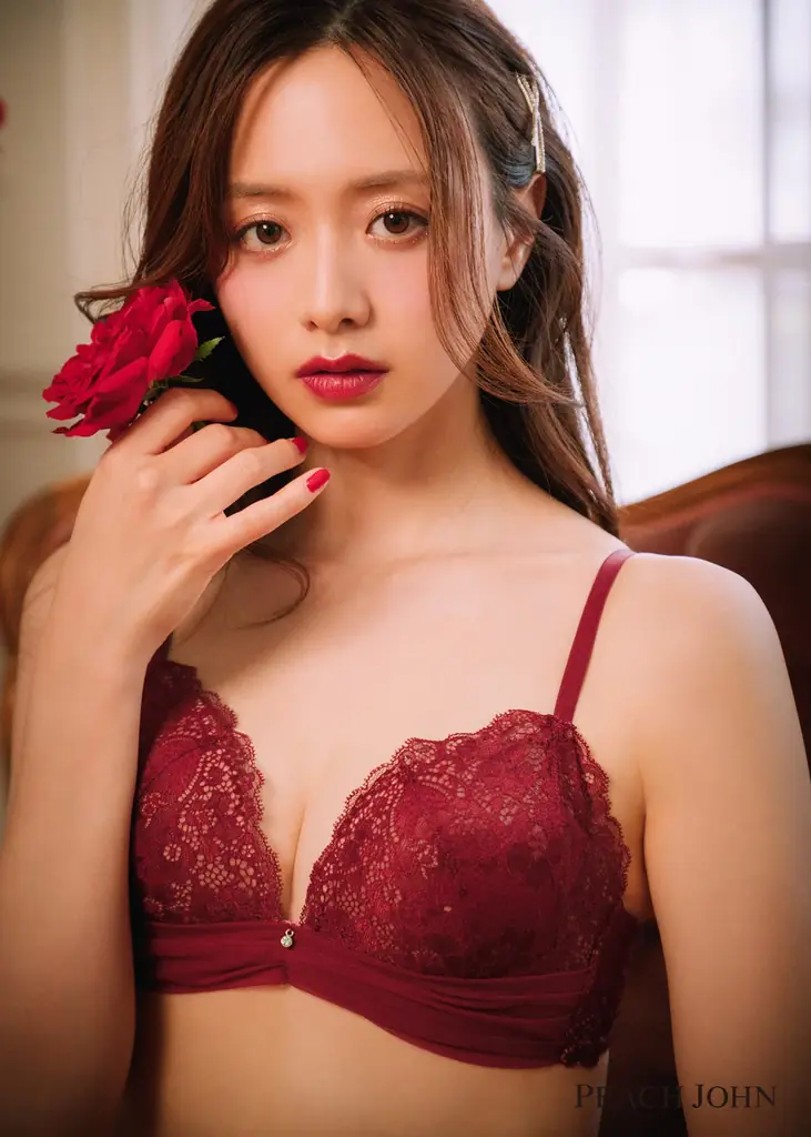 PEACH JOHN冬シーズンのビジュアルに森香澄が登場！心を奪うホリデーランジェリーコレクション 画像 7