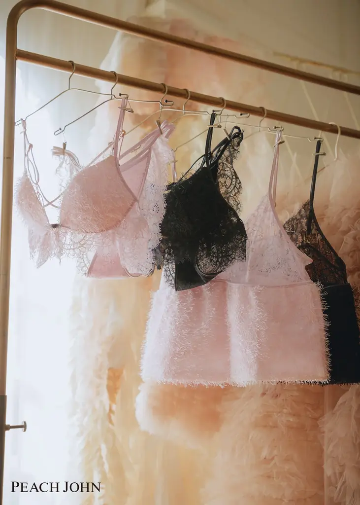 PEACH JOHN冬シーズンのビジュアルに森香澄が登場！心を奪うホリデーランジェリーコレクション 画像 9