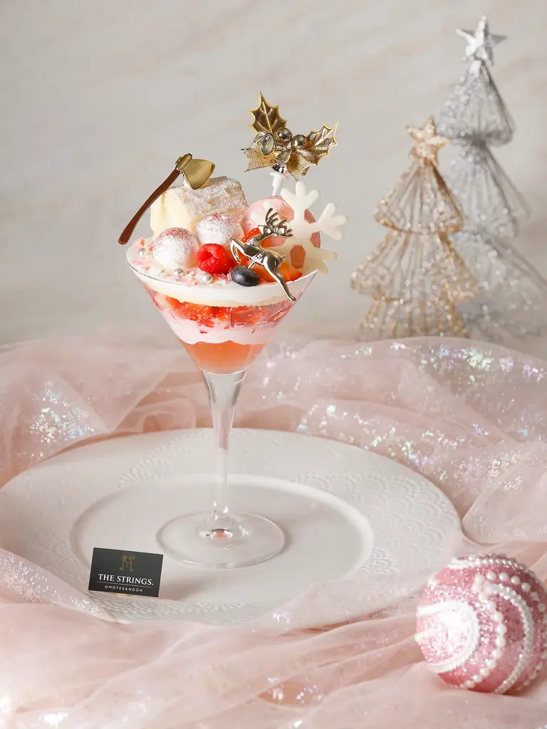 上品に煌めくロゼと雪のホワイトが織りなすロマンティックなクリスマスパフェが新登場『ロゼスパークル・ホワイトクリスマスパフェ』 画像 3