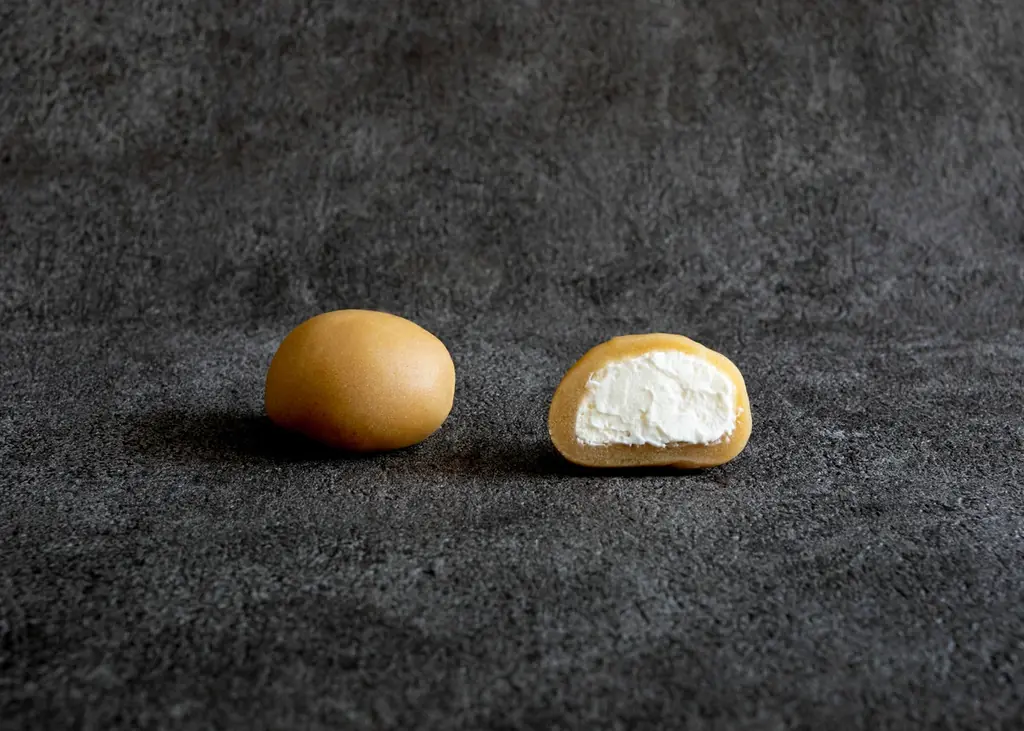 「和菓子ではない」ことから始まる、新しい菓子の時代。新ブランド『NOT WAGASHI』から、透明な「クリスタルチーズサンド」を発売。 画像 12