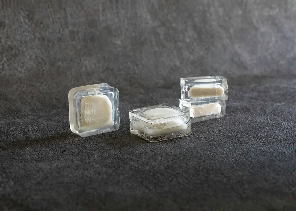 「和菓子ではない」ことから始まる、新しい菓子の時代。新ブランド『NOT WAGASHI』から、透明な「クリスタルチーズサンド」を発売。 画像 8