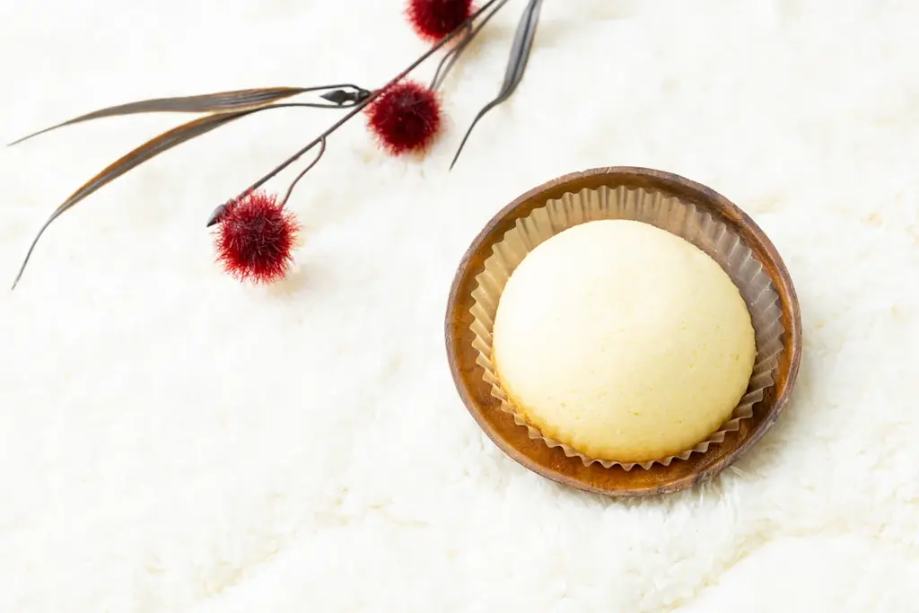 新食感の和スイーツ「ふわっほわっ」誕生！ふんわり・軽やかな生地にたまごクリームが入った新感覚のカステラ　11月4日（火）より、セブン‐イレブンで順次販売 画像 3