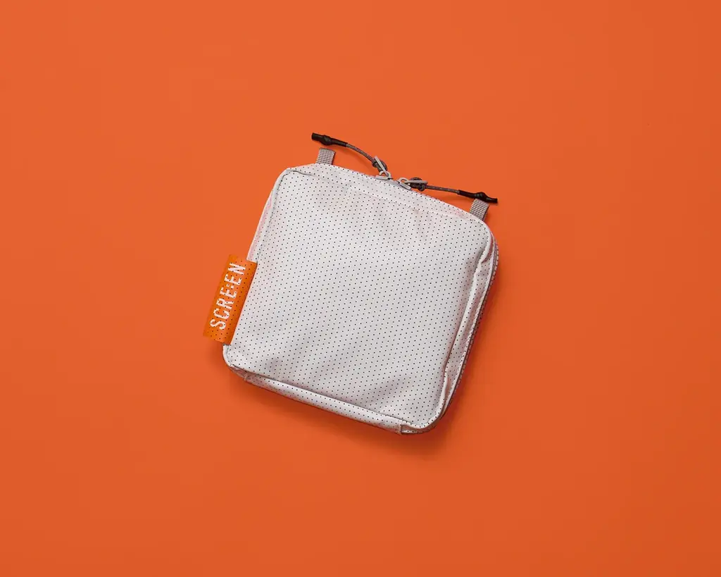 當真あみさん出演の新プロモーションムービーも公開 映画館のスクリーンを活用したアパレルコレクション「SCRE:EN」バックパックやポーチなど、第三弾が発売決定 画像 11