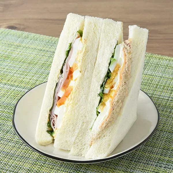 パンの厚みが約1.5倍！ボリューム満点！「大きなサンドイッチ」シリーズが登場！人気のサンドイッチ2種類が大きくなって11月4日（火）から発売 画像 3