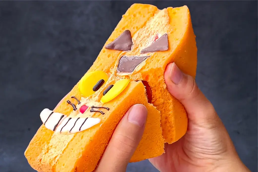 【食パンの概念、超えました】シフォンケーキで作る、フルーツ盛り盛り・超BIGな「ハロウィンフルーツサンド」10月31日限定復活！ 画像 15