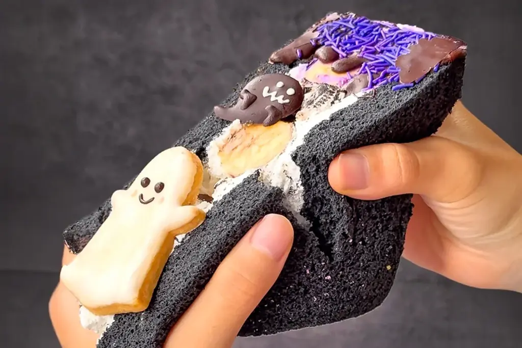 【食パンの概念、超えました】シフォンケーキで作る、フルーツ盛り盛り・超BIGな「ハロウィンフルーツサンド」10月31日限定復活！ 画像 9