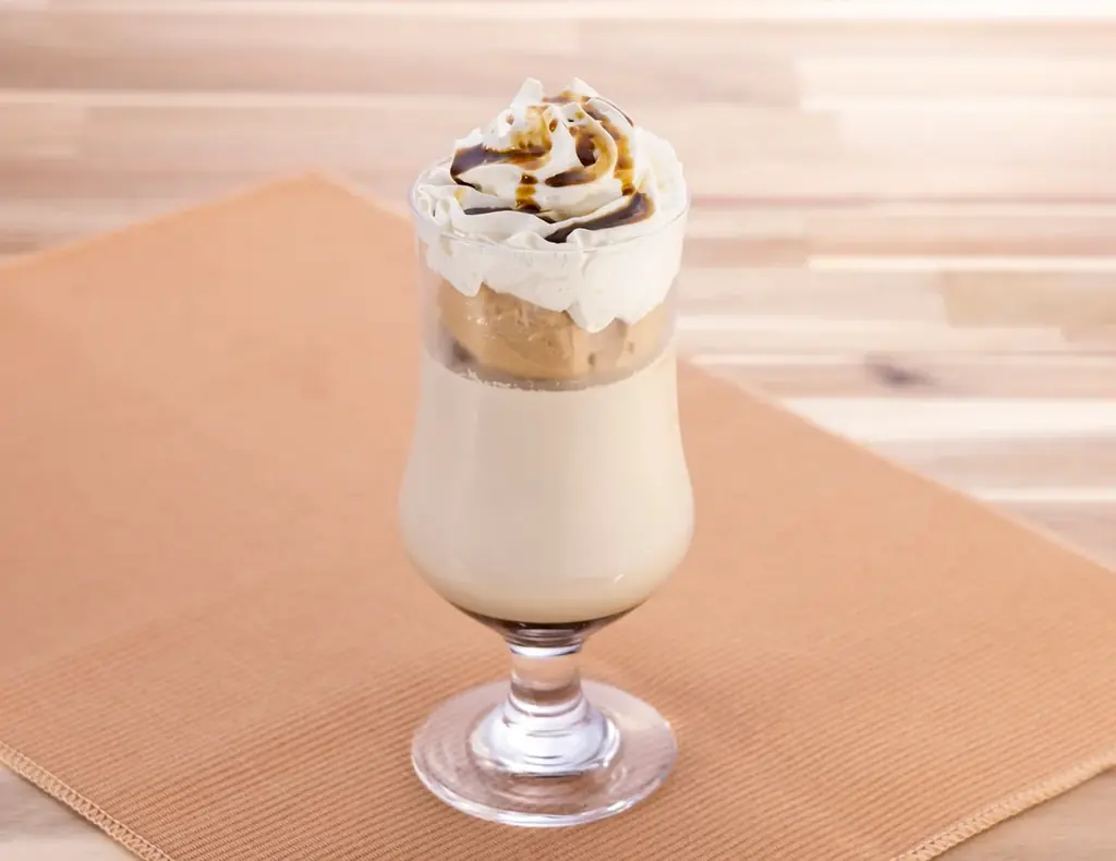 マロンスイーツ＆ドリンク。どこから食べてもマロンバターが香るパンケーキや渋皮マロンアイスが入ったほうじ茶ラテが新登場 画像 3