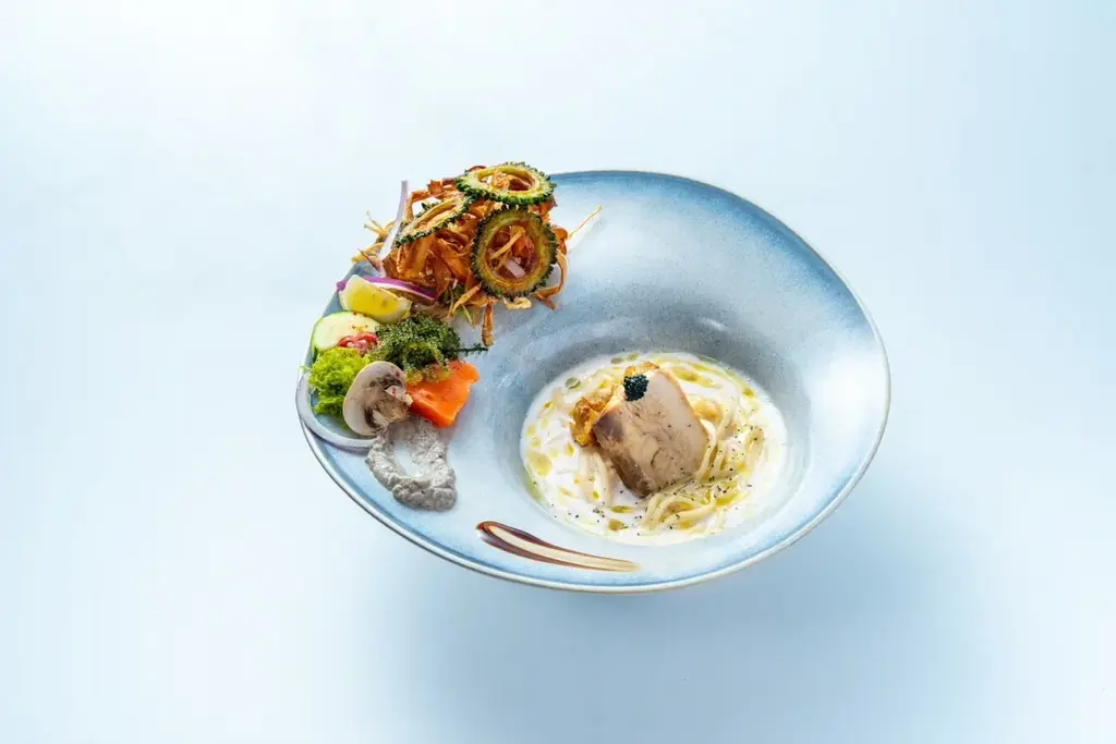 【沖縄・首里に新店舗OPEN】フレンチソーキそば専門店「Salmon Noodle 3.0 首里店」2025年11月1日（土）グランドオープン 画像 1