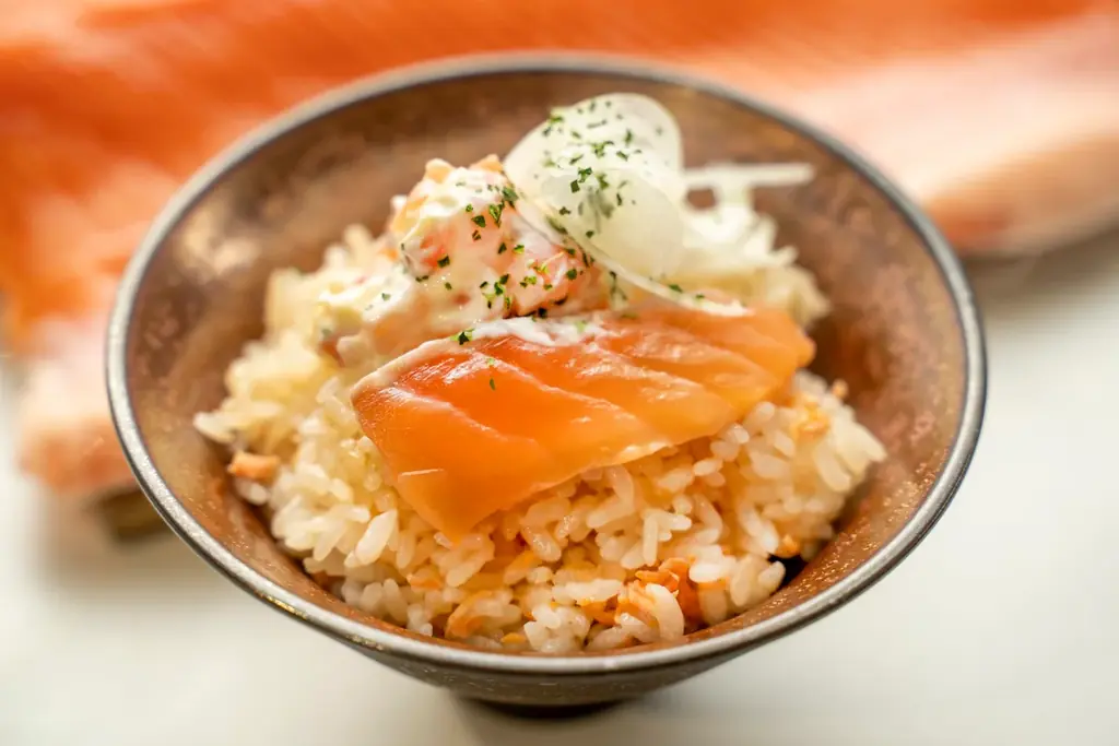 【沖縄・首里に新店舗OPEN】フレンチソーキそば専門店「Salmon Noodle 3.0 首里店」2025年11月1日（土）グランドオープン 画像 4