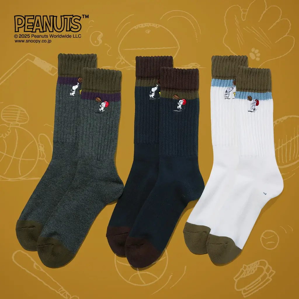 スヌーピー刺繍靴下発売