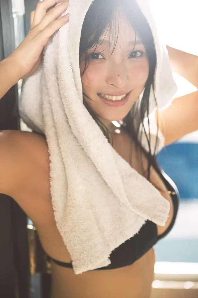 待望の第２号でもグラビア界の人気者７人が誌面を躍動！ グラビアムック『PARADE(パレード)』2025秋号、小学館より本日10月30日発売！ 画像 6