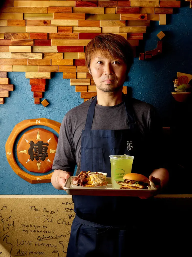 Shake Shack日本上陸10周年記念！ミシュラン2つ星の日本料理店「傳」長谷川在佑シェフと9年ぶりの再コラボ。限定バーガー「傳シャック（10th Anniv.）」など4品のセットを2日間限定発売 画像 2