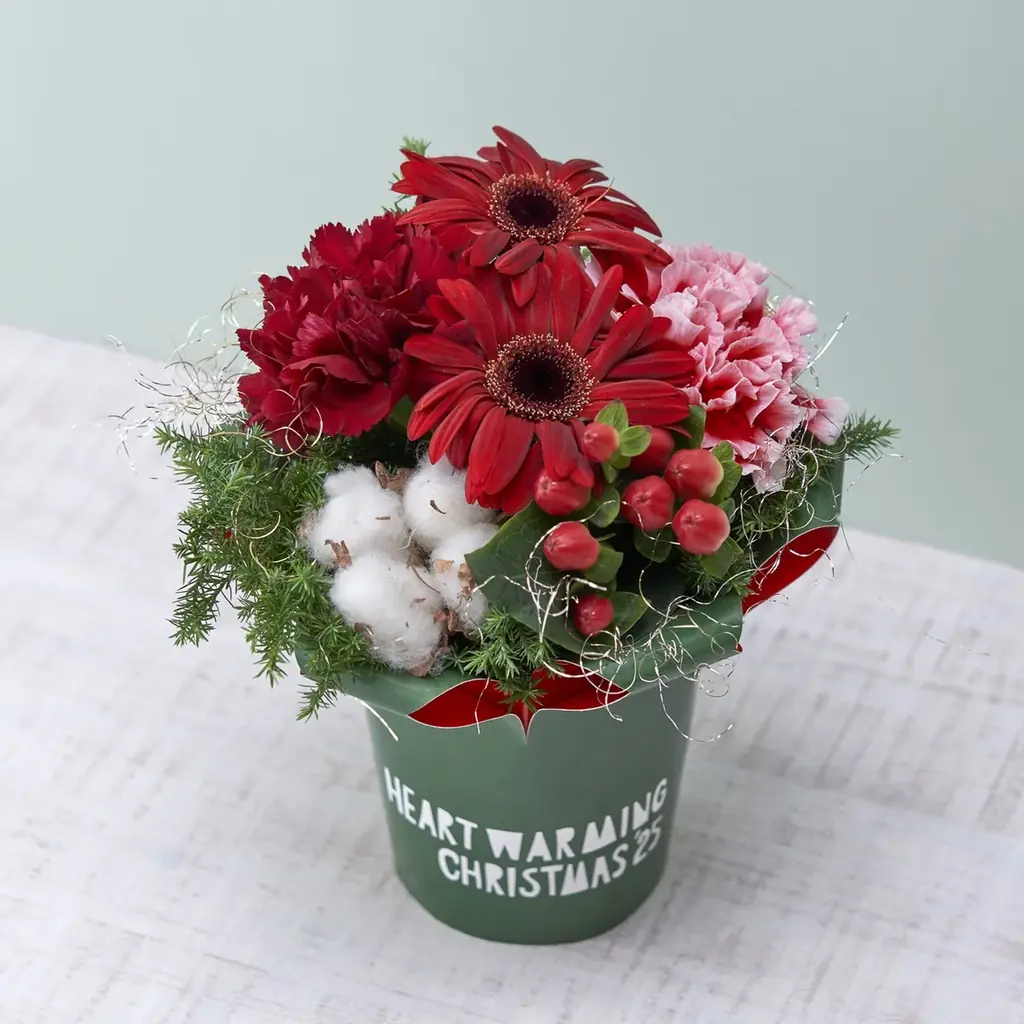 【鈴木マサル×日比谷花壇】完全描き下ろし北欧風デザインで心温まる冬のギフトをお届け。花を楽しんだ後も「ストーリーが続く」クリスマス・お正月フラワーアイテムが登場！ 画像 21