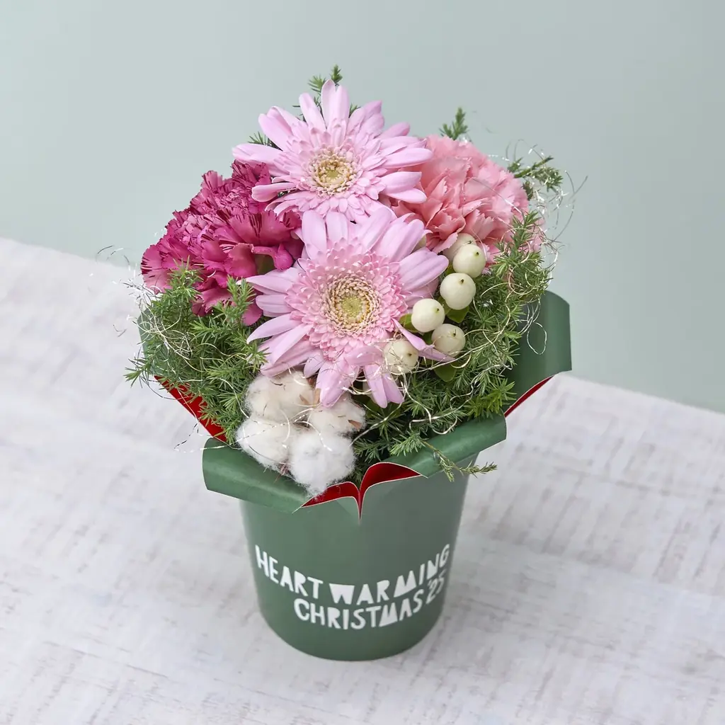 【鈴木マサル×日比谷花壇】完全描き下ろし北欧風デザインで心温まる冬のギフトをお届け。花を楽しんだ後も「ストーリーが続く」クリスマス・お正月フラワーアイテムが登場！ 画像 22