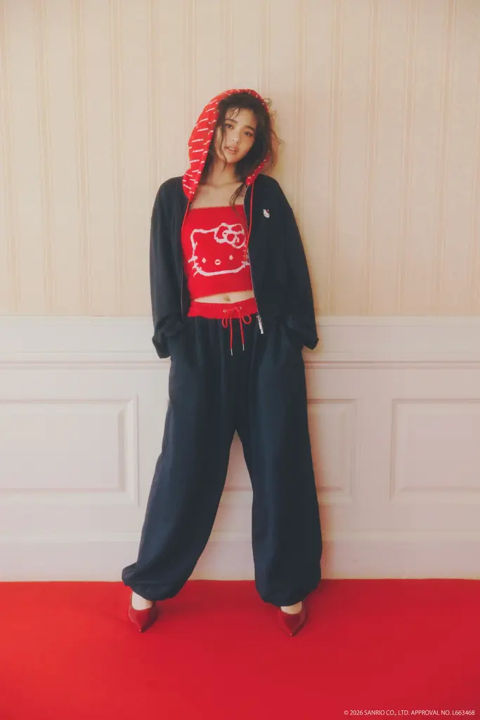 原田都愛が着こなす「CALNAMUR × HELLO KITTY」コラボコレクションが登場。11月1日、ハローキティの誕生日に予約開始。 画像 2