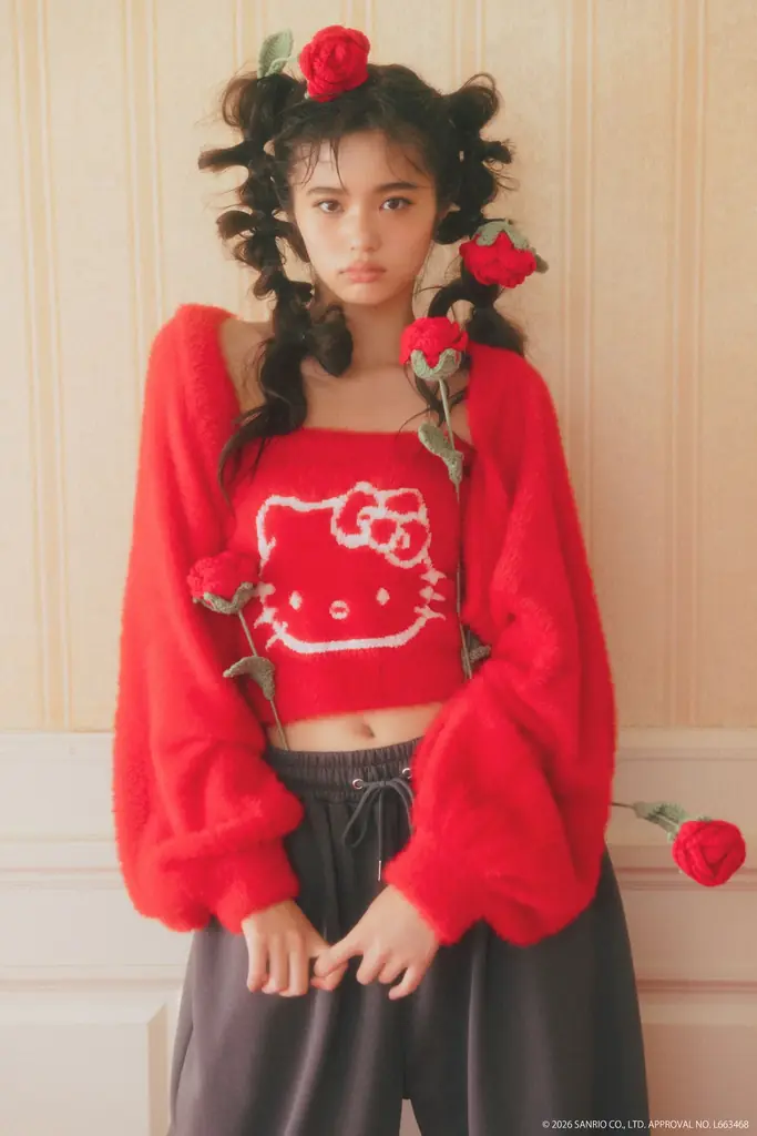 原田都愛が着こなす「CALNAMUR × HELLO KITTY」コラボコレクションが登場。11月1日、ハローキティの誕生日に予約開始。 画像 5