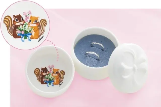 テーブルウェアブランドNARUMI、イラストレーター藤岡ちささんとコラボしたジュエリーホルダーの特典が登場～日本初*ブライダルジュエリー専門店「銀座ダイヤモンドシライシ」の「クリスマス フェア」 画像 6