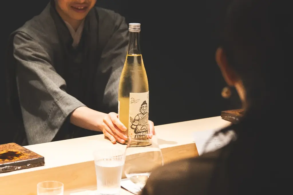 【星のや東京】海を越えたマリアージュが叶う「鮨 大手門メーカーズランチ／メーカーズディナー」を開催しました。「夕食付き宿泊プラン」の販売も決定！イベント特別献立とペアリングは11月末までの提供 画像 5