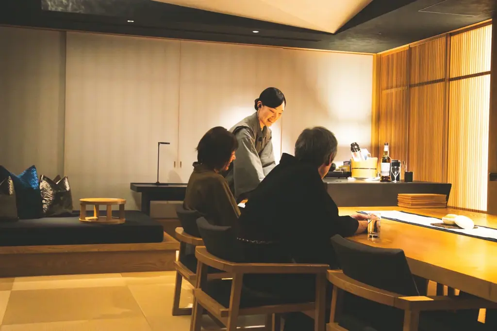 【星のや東京】海を越えたマリアージュが叶う「鮨 大手門メーカーズランチ／メーカーズディナー」を開催しました。「夕食付き宿泊プラン」の販売も決定！イベント特別献立とペアリングは11月末までの提供 画像 8