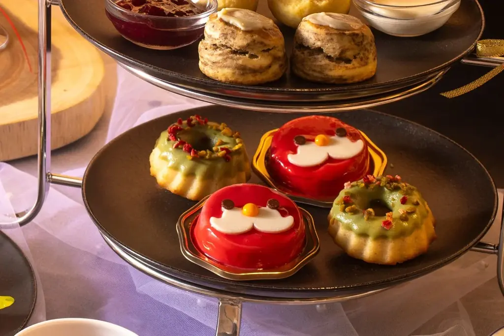 煌めくツリーを眺めながら愉しむ『クリスマスアフタヌーンティーセット』11月17日より登場 画像 2