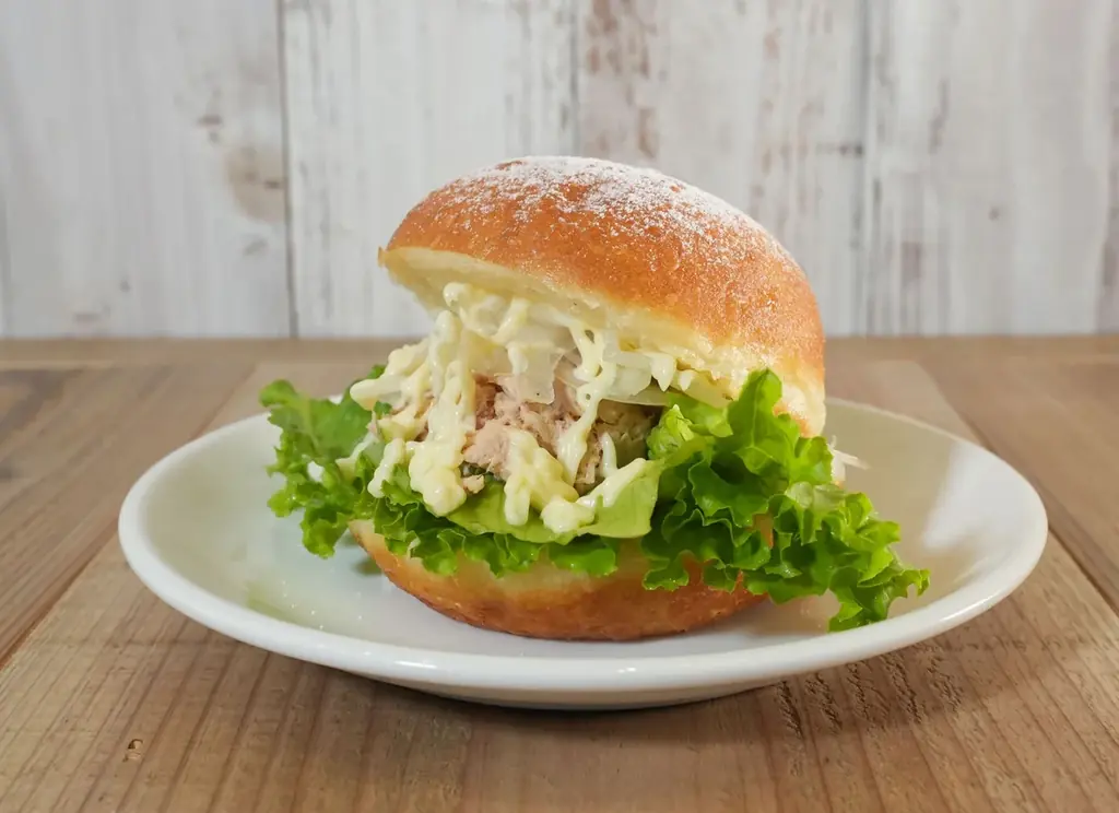 【大阪・梅田】アロハカフェパイナップル梅田茶屋町店、開店2ヶ月で人気No.1は「マラサダ」。11月1日から全国でも珍しい“具材入りマラサダサンド”モーニングをスタート 画像 7