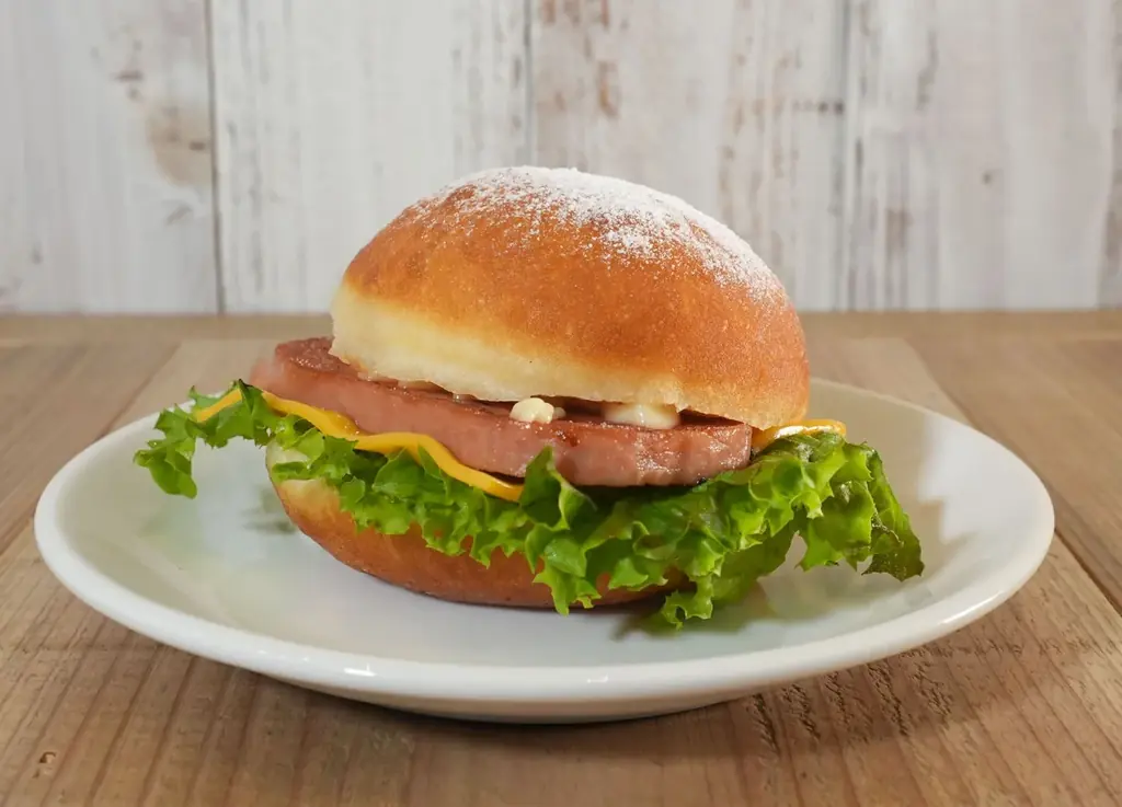 【大阪・梅田】アロハカフェパイナップル梅田茶屋町店、開店2ヶ月で人気No.1は「マラサダ」。11月1日から全国でも珍しい“具材入りマラサダサンド”モーニングをスタート 画像 9