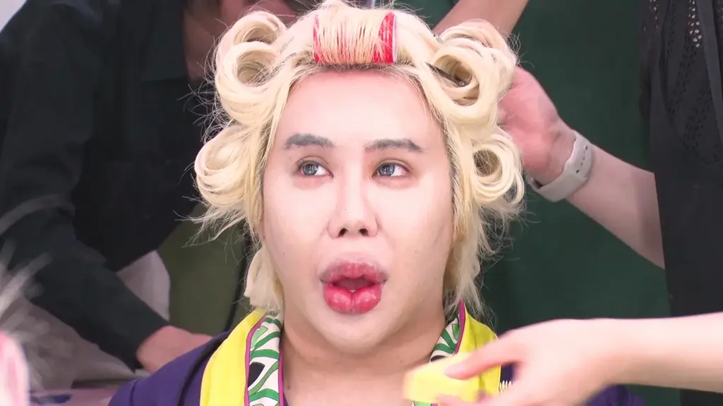 女性に大人気！アレン様、故郷・高知で語る壮絶過去とは？いじめが原因で非行・少年院生活｜SNSで人生激変！月商5倍美人ラーメン店主｜全身タトゥー美人彫り師｜『ダマってられない女たち season2』#9 画像 1