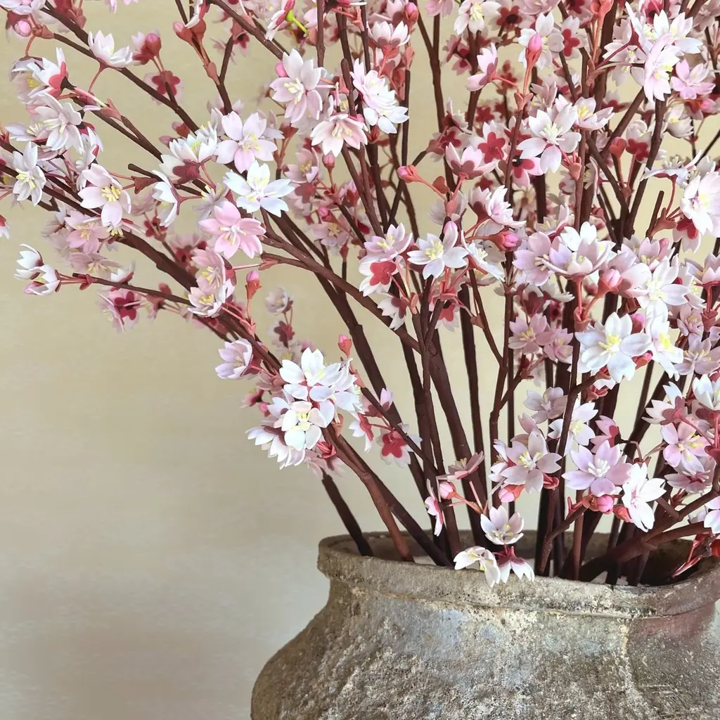 京都五花街「宮川町歌舞練場 三ツ輪座 杮落し公演」にて、記念の工芸菓子「慶翔」を特別展示中です。 画像 10