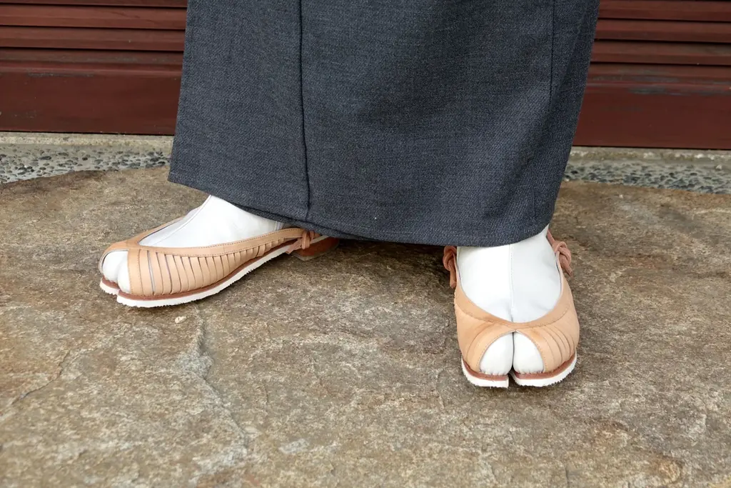 国際デザイン賞受賞、日韓国交正常化60周年、日本と韓国の伝統が融合した唯一無二の履物 画像 2