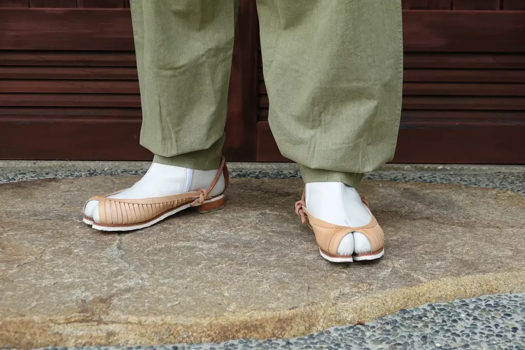 国際デザイン賞受賞、日韓国交正常化60周年、日本と韓国の伝統が融合した唯一無二の履物 画像 3