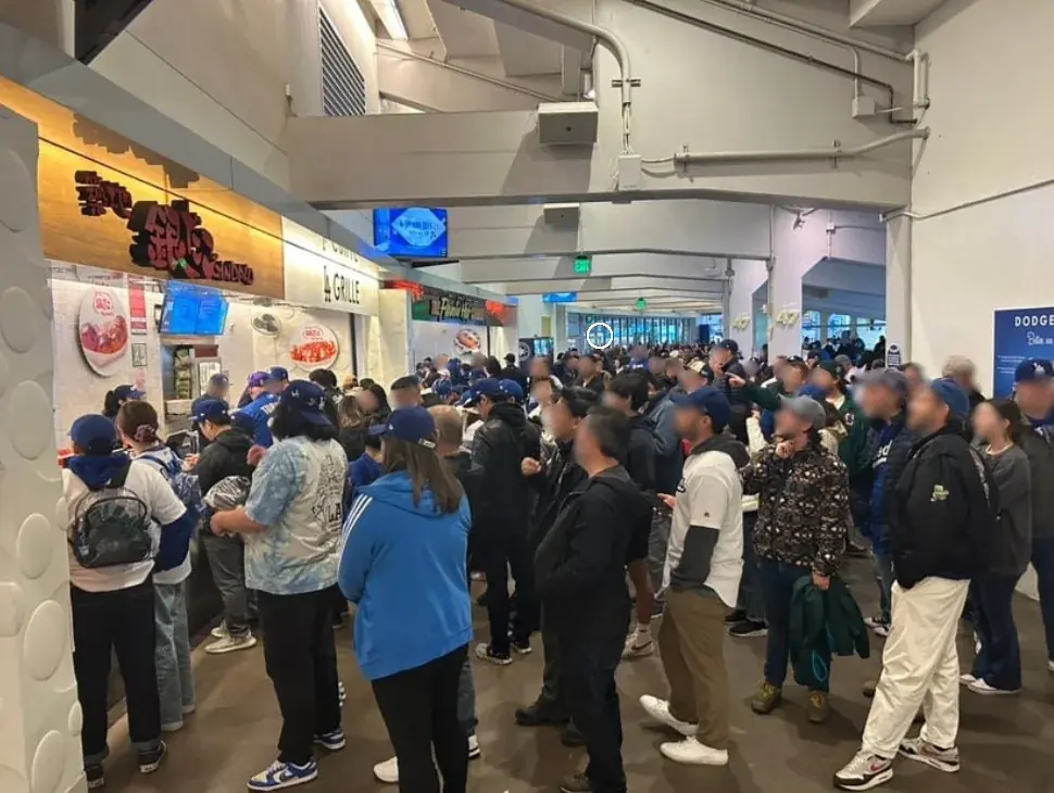 【 祝！2連覇‼】ドジャース2年連続WS優勝を祝い、明日より 『たこ焼（8個入り）全品100円引き』！ 画像 3