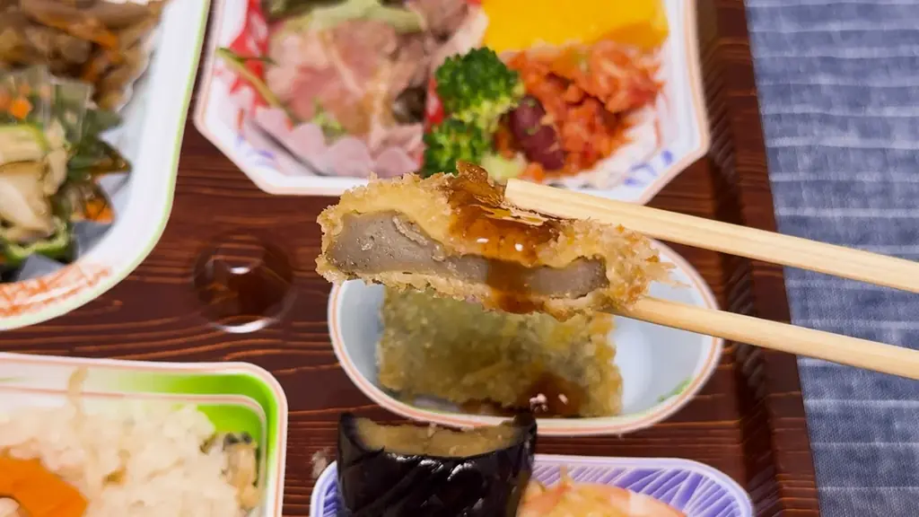 【ＢＳ日テレ】西村和彦 大井川鐵道で蘇る？！ブルートレインで美酒に酔う「いいおつまみいただいた」 友近は羨望のつぶやき 画像 4