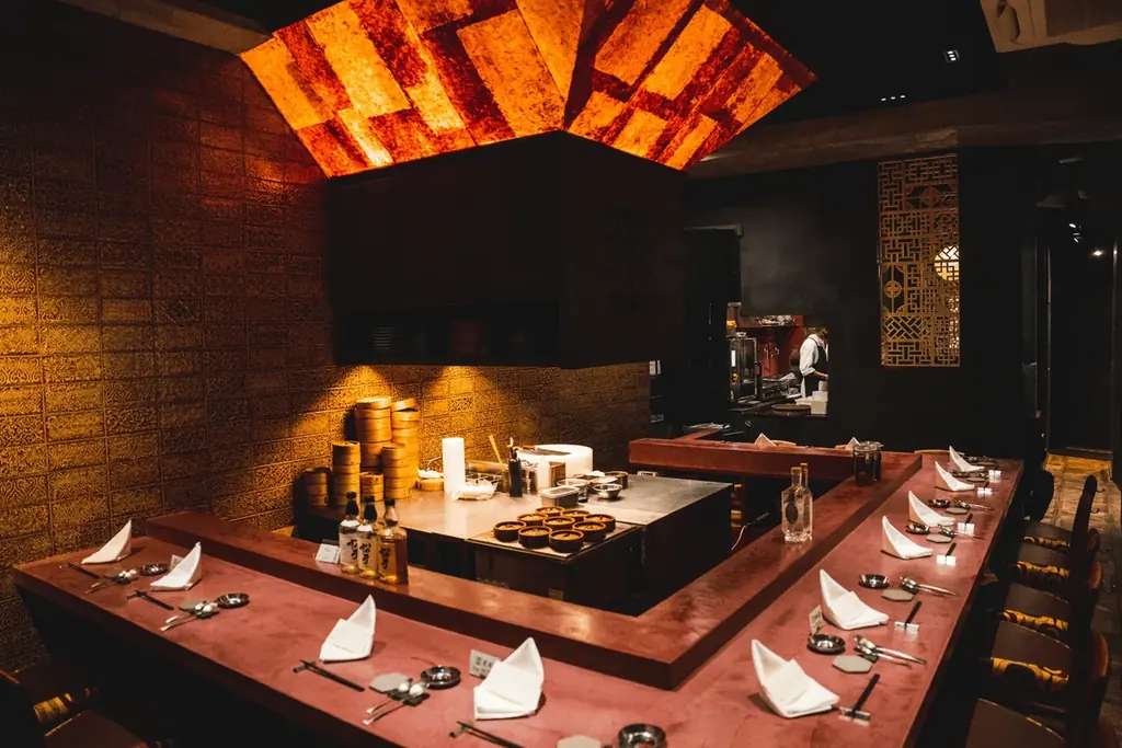 “聖夜に、中華という選択を。” 恵比寿「中華Aoki」が贈る、3日間限定のクリスマスコース。大人のカウンター中華で、記憶に残るひとときを。 画像 3