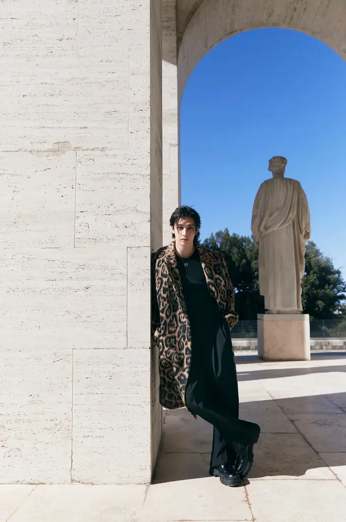 フェンディとStray Kidsのバンチャンが、ニューシングル「Roman Empire」を発表！ 画像 1