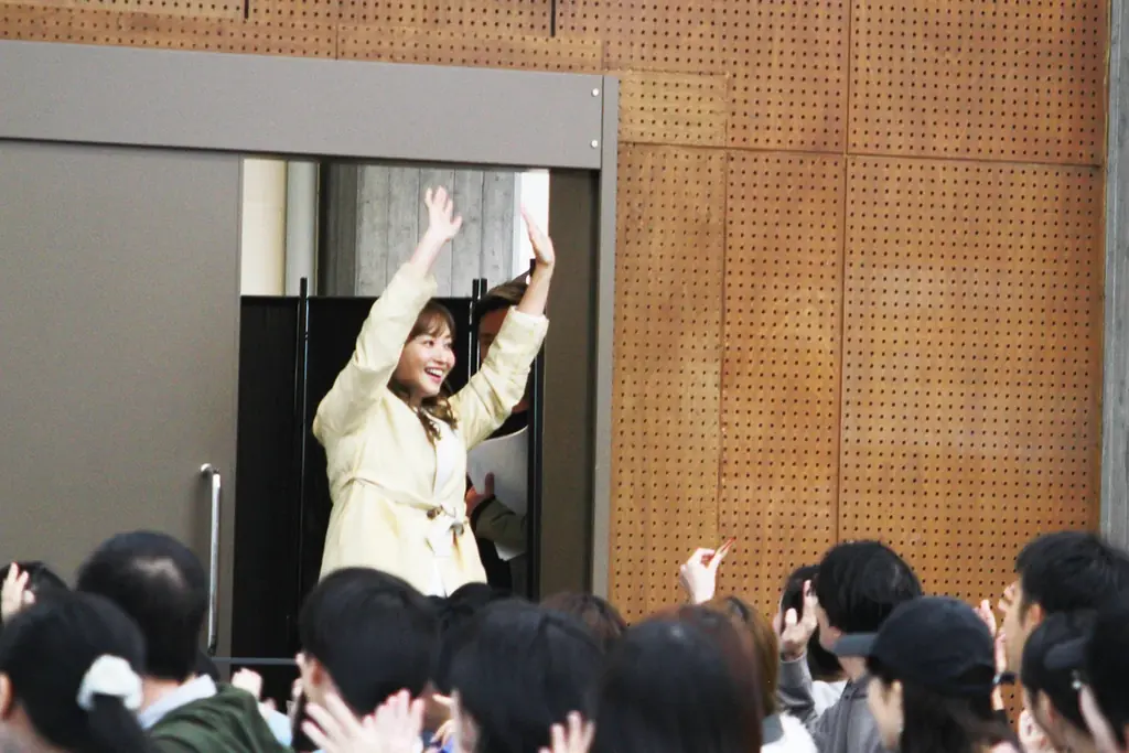 藤本美貴さん早稲田祭で500名を超える大学生を前にトーク「いまどきの大学生は“やさしい”。若者たちを見守っていきたいなと思いました」 画像 4