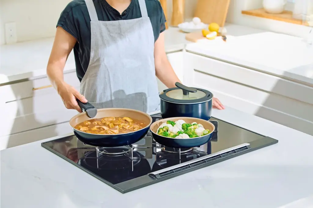 ツルすべの使い心地でリピーター多数の『evercook（エバークック）』より暮らしにフィットする着脱式フライパンが軽くなってリニューアル 画像 3