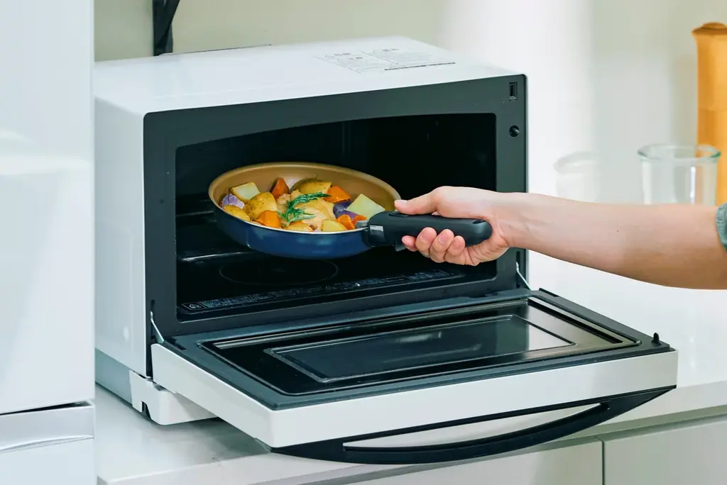 ツルすべの使い心地でリピーター多数の『evercook（エバークック）』より暮らしにフィットする着脱式フライパンが軽くなってリニューアル 画像 5