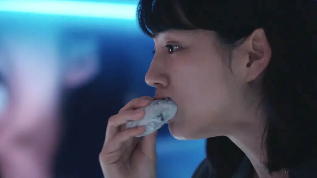 ドラマ『MISS KING / ミス・キング』第6話、「ABEMA」で無料配信開始！のん“飛鳥”、超重要な対局中の“もぐもぐタイム”に反響 画像 10